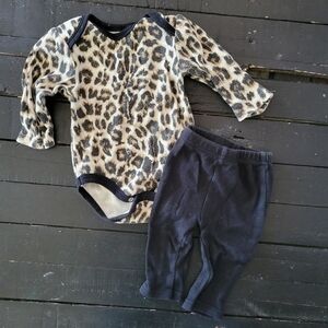 Bon Bebe Baby Girl Small 0-3 Months Leopard Long Sleeve Bodysuit Black Pants Set